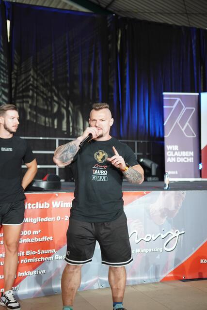 „World‘s Strongest Man“ Emanuel Pescari moderierte die Strongmanshow.