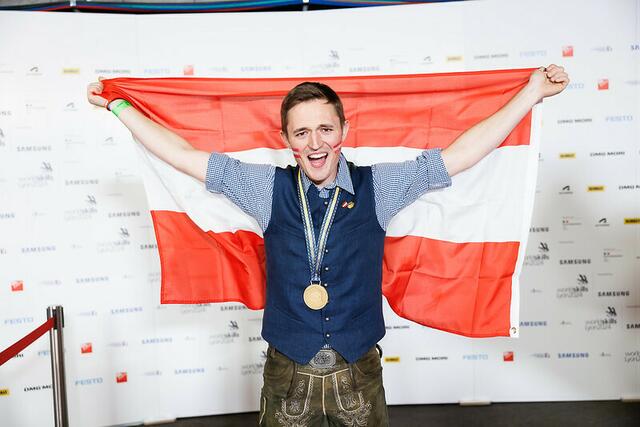 Der beste junge Fliesenleger der Welt: Florian Gruber aus dem Ennstal.  | Foto: SkillsAustria/Florian Wieser