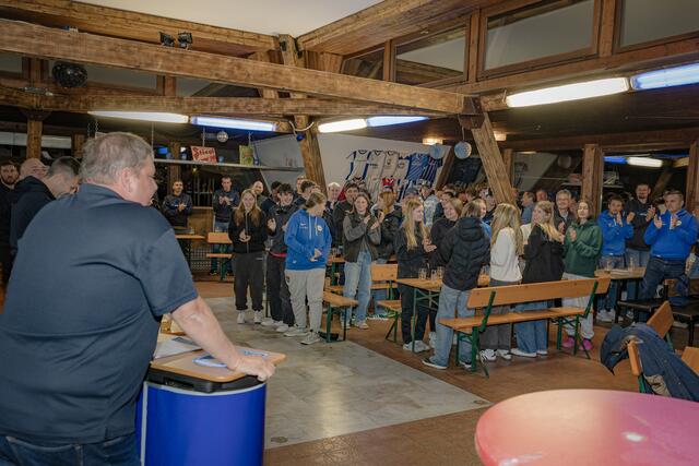 Nach der Offenlegung des letzten Tätigkeitsberichts gab es Standing Ovations für Arno Bucher. | Foto: Paul Weber