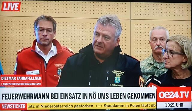 Dietmar Fahrafellner (Landesfeuerwehrkommandant) bei der PK in Tulln | Foto: Philipp Steinriegler