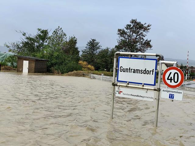 Unglaublich: sehr starke Überflutungen in Guntramsdorf (bei der Münchendorferstraße) | Foto: ZVG