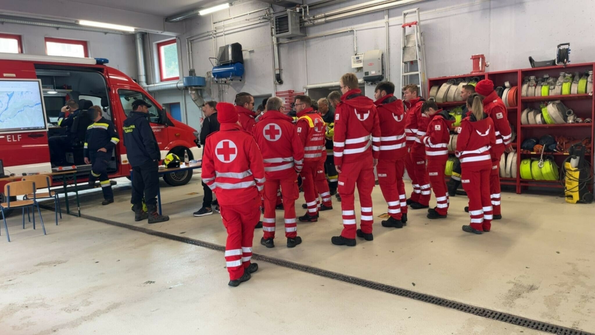 Hochwasser im Bezirk Bruck-Mürzzuschlag: Thörlbach und Mürz treten über ...
