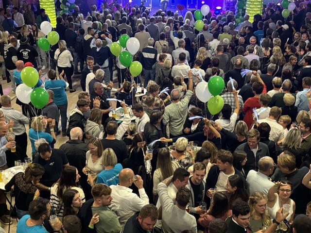 Das stundenlange Programm sorgte dafür, dass die Saggautaler Halle bestens besucht war. | Foto: RMA/Fischer/Gady