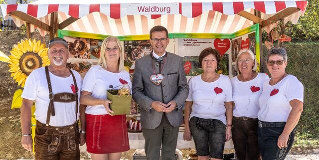 Ein Herzerl für Landesrat Markus Achleitner. | Foto: Land OÖ