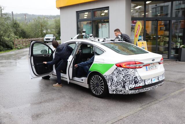 Am Samstag, den 14. September durfte die Wörgler Bevölkerung mit dem selbstfahrenden Auto fahren. | Foto: Nimpf