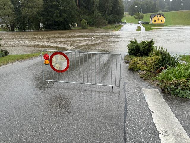 Sehr viele Straßen sind auch im Bezirk Zwettl derzeit unpassierbar. | Foto: Bernhard Schabauer