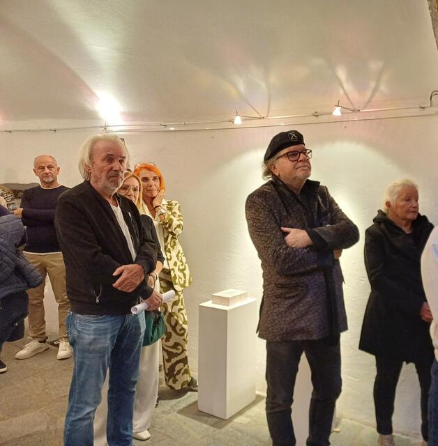 Rechts im Bild Frizzey Greif und Christine Jarosch