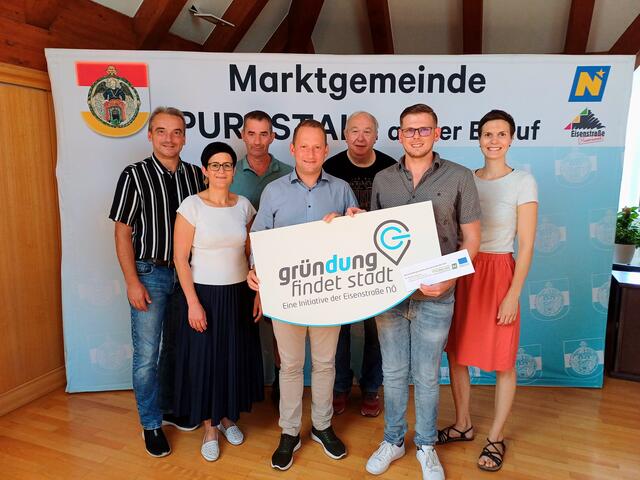 Belebung in Purgstall: Gründer Lukas Fohringer (2.v.r.) mit Erik Hofreiter, Silvia Teufl, Martin Jandl, Harald Riemer, Josef Fuchs und Anna Janz | Foto: eisenstrasse.info
