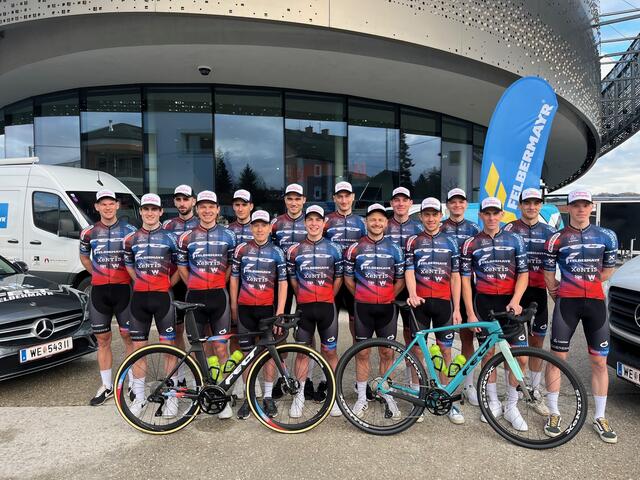 Ein Bild aus glücklichen Zeiten: Das erfolgreiche FELT Felbermayr-Radsportteam ist nun Geschichte. | Foto: RSW