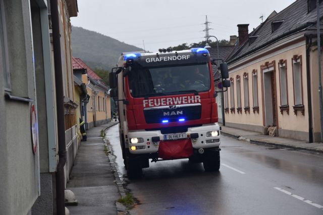 Evakuierung der Anrainer in Pottenstein | Foto: Thomas Lenger, Monatrevue