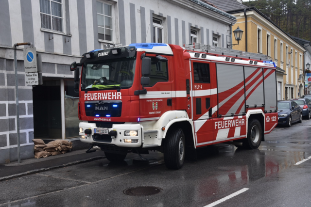 Evakuierung der Anrainer in Pottenstein | Foto: Thomas Lenger, Monatrevue