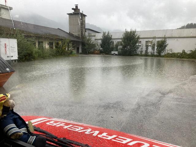 Hochwassereinsatz in Bischofshofen. | Foto: Freiwillige Feuerwehr Bischofshofen