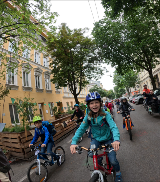 Der Bicibus Hernals wurde mit dem Mobilitätspreis des Verkehrsclub Österreich ausgezeichnet  | Foto: Bicibus Hernals / Michael Dorberer