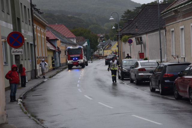 Evakuierung der Anrainer in Pottenstein | Foto: Thomas Lenger, Monatrevue