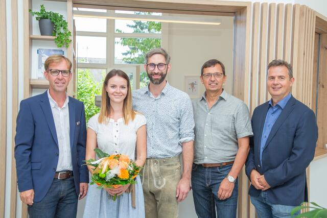 V.l.n.r.: Bgm. Andreas Nagl, Mirjam Rieder, Internist Thomas Rieder, Vzbgm. Kurt Nistelberger, GR Andreas Strempfl | Foto: Gemeinde Ilztal