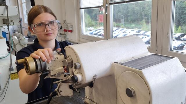 Bianca zur Lehre mit Matura: Ja, es ist manchmal anstrengend, beide Dinge gleichzeitig zu meistern, aber ich denke, dass es sich auf jeden Fall lohnt. | Foto: Pollmann