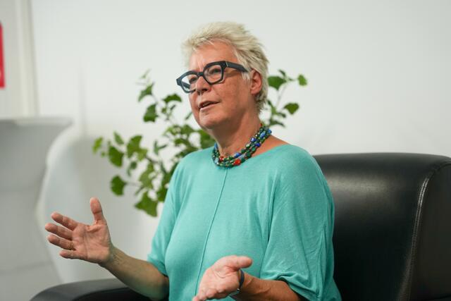 Die diplomierte Sozialarbeiterin und Expertin für systemische Psychotherapie, Beratung und Supervision deklariert sich selbst als eine "coronakritische" Grüne, die mit dem Weg der Mutterpartei während der Pandemie nicht einverstanden war. | Foto: Stefan Schubert