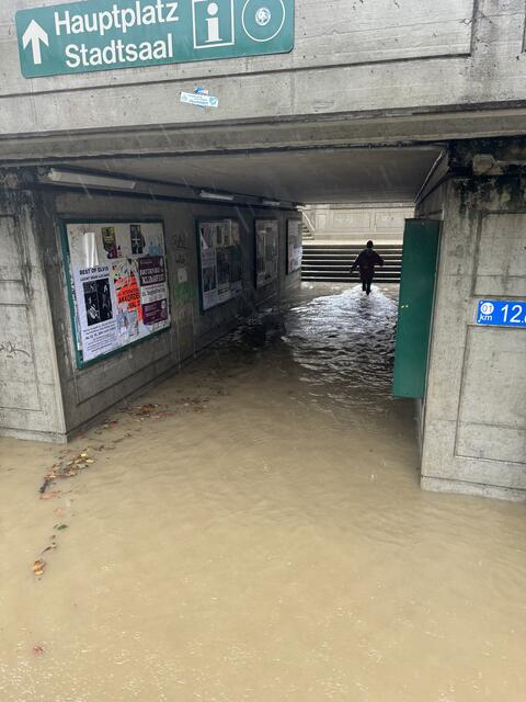Der Durchgang zum Zentrum war überschwemmt. | Foto: Stadtgemeinde Purkersdorf