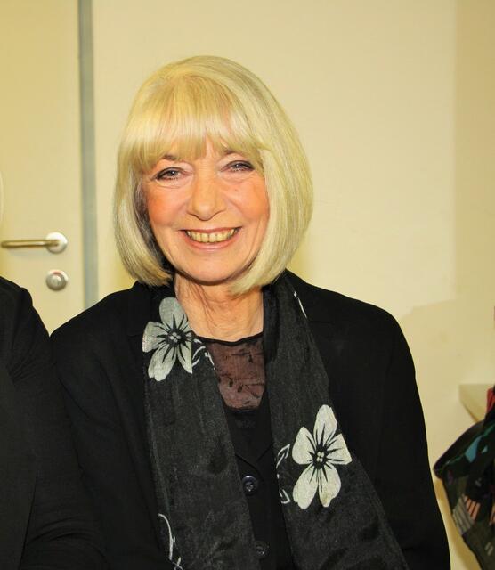 Erika Pluhar liest im Sender Dobl aus ihrem Roman „Gitti“, der die traumatisierende Kriegskindheit und Nachkriegsjugend ihrer Schwester thematisiert. | Foto: Edith Ertl