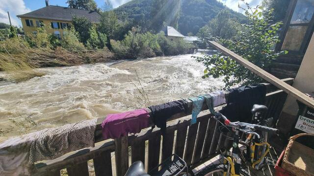 Die Pielach führt noch Hochwasser, aber sie ist deutlich zurückgegangen.  | Foto: FF Feistritz im Rosental