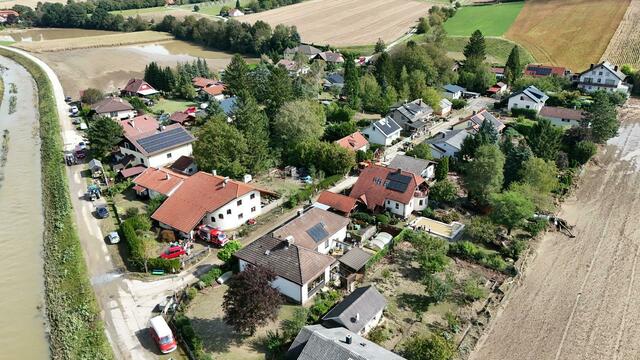 Für die Aufräumarbeiten helfen die Feuerwehren der Gemeinden zusammen. | Foto: Gemeinde Neulengbach