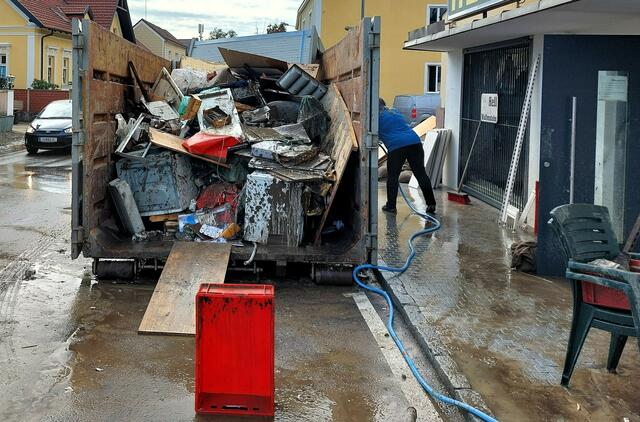 Nicht die erste Mulde die voll ist. | Foto: Christian Nowotny