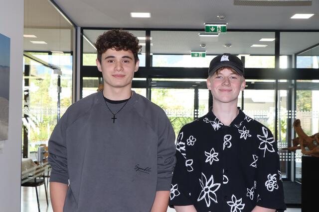 Niklas und Raphael gaben MeinBezirk einen Einblick in den Lehrberuf Koch. | Foto: Celina Leitner