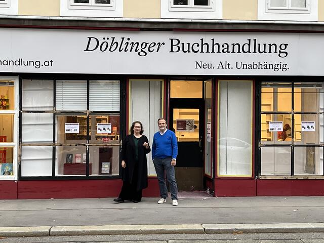 Theresa Öhler, Buchhändlerin und Mirko Waniczek, Inhaber der Buchhandlung. | Foto: Mirko Waniczek