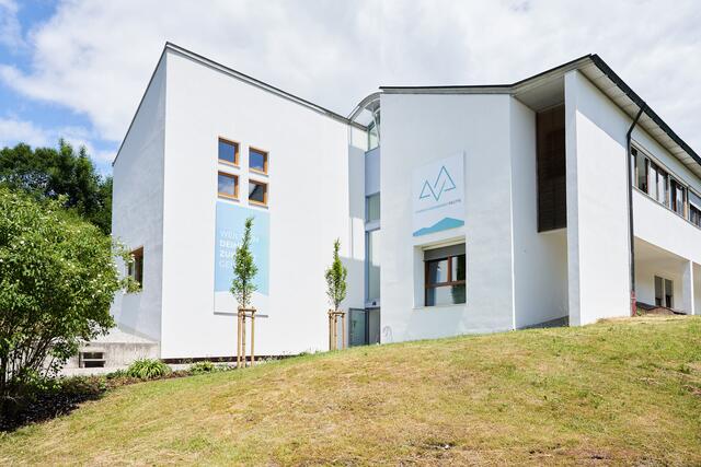 Die Pflegeschule Reutte und der Standort der Fachhochschule Gesundheit bieten alle gängigen Ausbildungen im Pflegebereich. | Foto: s'fotostudio by Dominik Somweber