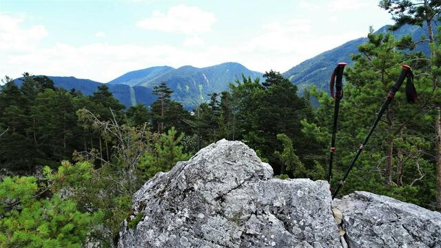 Wir starten mit einer 360°-Drehung beim Baufelsen. ... | Foto: © Silvia Plischek