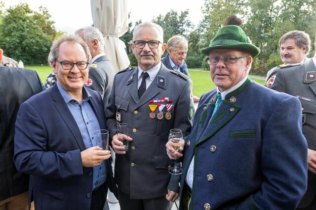 Im Anschluss an die Blutspende-Ehrung gab es noch Empfang für die geladenen Gäste. | Foto: Rotes Kreuz Salzburg / wildbild