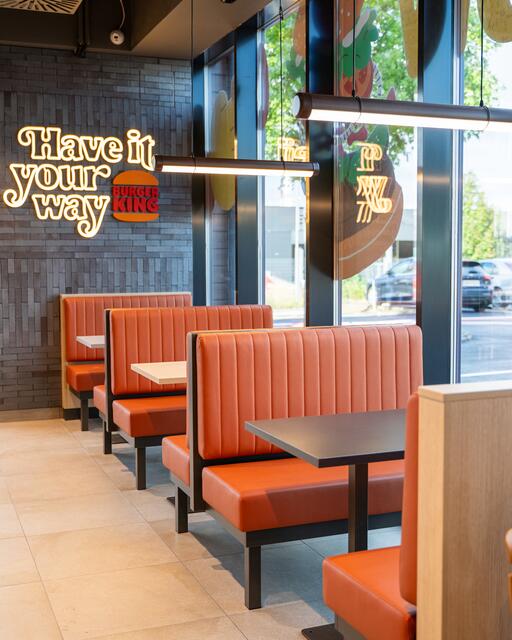 Das Innere des Restaurants ist im "Royal-Design" gestaltet.  | Foto: Burger King