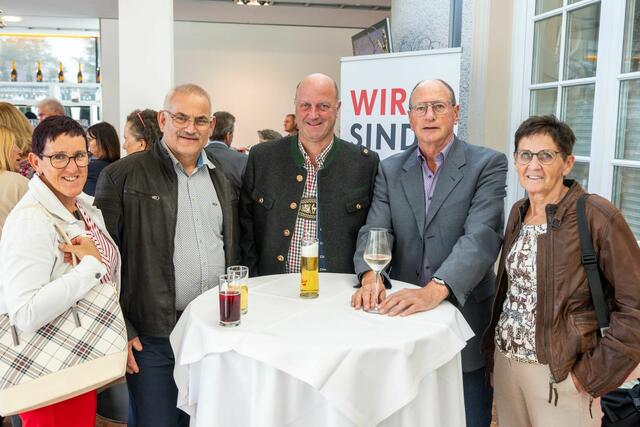 Im Anschluss an die Blutspende-Ehrung gab es noch Empfang für die geladenen Gäste. | Foto: Rotes Kreuz Salzburg / wildbild