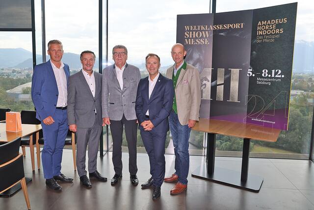 Alexander Kribus (Geschäftsführer Messe Salzburg),  Martin Zauner (Landesrat für Sport, Salzburg), Wenzel Schmidt (Präsident Amadeus Horse Indoors), Bernhard Auinger (Bürgermeister der Stadt Salzburg) und Christian Steiner (Geschäftsführer Amadeus Horse Indoors) | Foto: Uwe / www.salzburg-cityguide.at