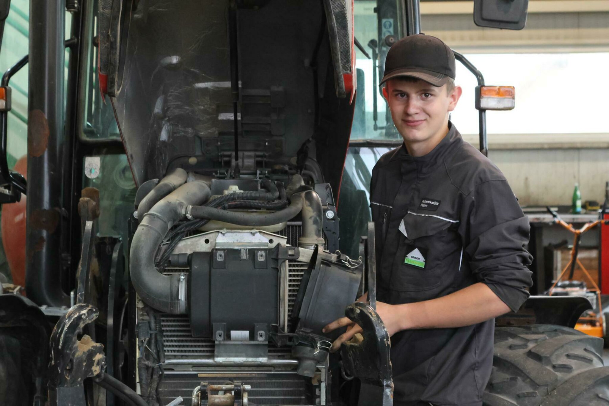 Lehre beim Lagerhaus Marcel hat Motoröl im Blut Gmünd