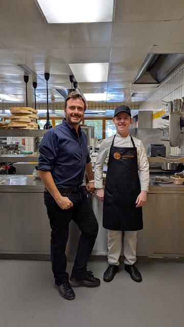 Parkhotel-Chef Florian Obojes mit Kochlehrling Tino Hofer | Foto: privat