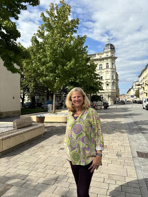 Mit Stadtführerin Inez Reichl unterwegs im Andräviertel  | Foto: Lisa Gold