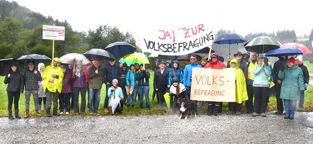 Wanderung der "Freunde des Niederkaisers" nach Unterbürg. Volksbefragung gefordert. | Foto: Freunde des Niederkaisers