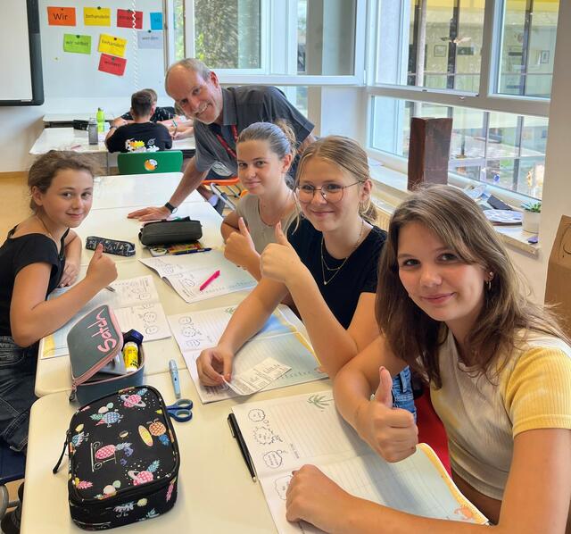 Der Schulalltag in Großbritannien war dabei genauso Schwerpunkt wie allgemeine kulturelle Gegenüberstellungen zwischen Österreich und England. | Foto: Sport/Mittelschule St. Valentin/Schubertviertel