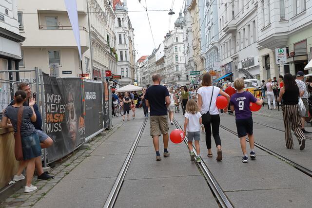 Auch heuer geht mit dem Josefstädter Straßenfest wieder Wiens längstes Fest über die Bühne. | Foto: Nicole Kawan