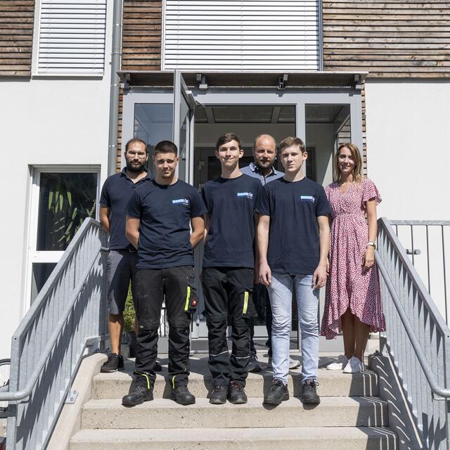 Firma Schmied Schrauben begrüßt die Lehringe. | Foto: Schmied Schrauben