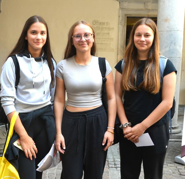 Ena, Katharina und Jana - Schülerinnen der 4c des Fritz-Strobl-Schulzentrums