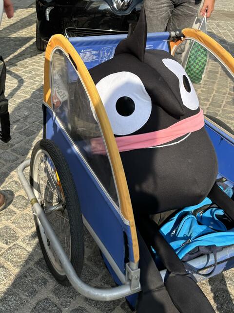 Edgar, das Maskottchen der Europäischen Mobilitätswochen hatte es unterdessen gemütlich. | Foto: Margot Jeitler