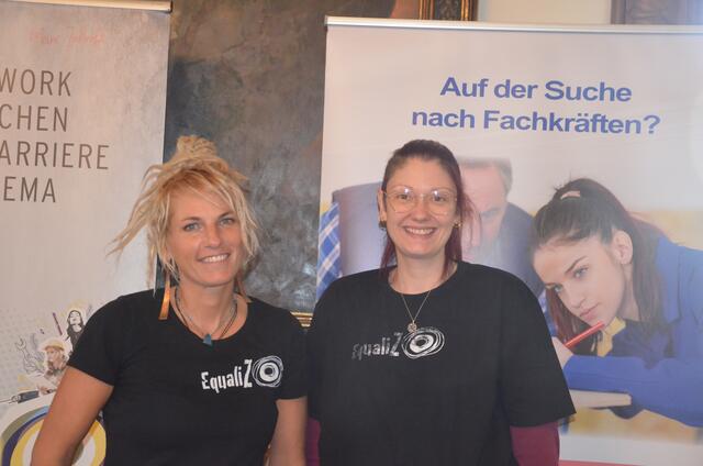 Sandra Riebenbaueu und Marina Petrovic vom Verein EqualiZ, der sich vornehmlich um weibliche Lehrlinge kümmert