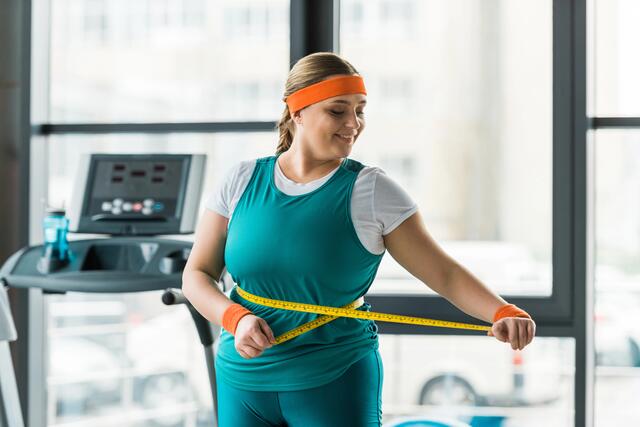 Abnehmen - der perfekte Mix aus Ernährung und Sport machts aus. | Foto: PantherMedia /AndrewLozovyi
