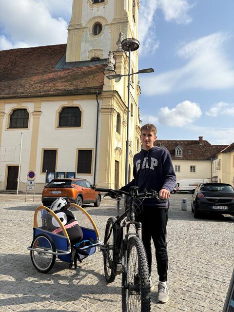 Sieger sowohl in der Zeit- als auch in der Gesamtwertung war das E-Bike mit Anhänger., sportlich gefahren von Florian Kittinger. | Foto: Margot Jeitler