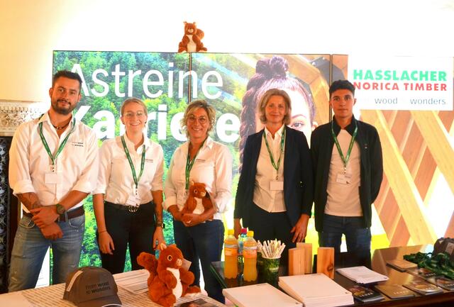 Die Crew der in ganz Österreich über 70 Azubis verfügenden Firma Hasslacher: Martin Walasch, Melanie Kohlmaier, Elisabeth Aschbacher, Birgit Gantner, Niklas Zraunig