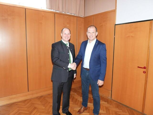 Bezirksspitzenkandidat Paul Frühling und VP-Bezirksparteiobmann Otto Auer (vlnr). | Foto: Moosbrunn