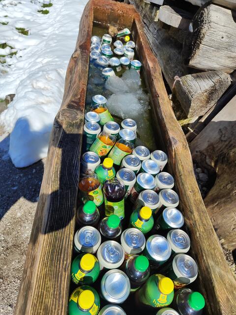...aber über ein Getränk aus dem Brunnentrog haben wir uns gefreut - gut wenn man immer Kleingeld bei sich hat... | Foto: I.Wozonig