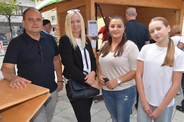Unter den Besucherinnen und Besuchern waren auch Stadtrat Mario Raba, Sarah Raba, Stadträtin Manuela Horvath und Emilia Raba. | Foto: Michael Strini